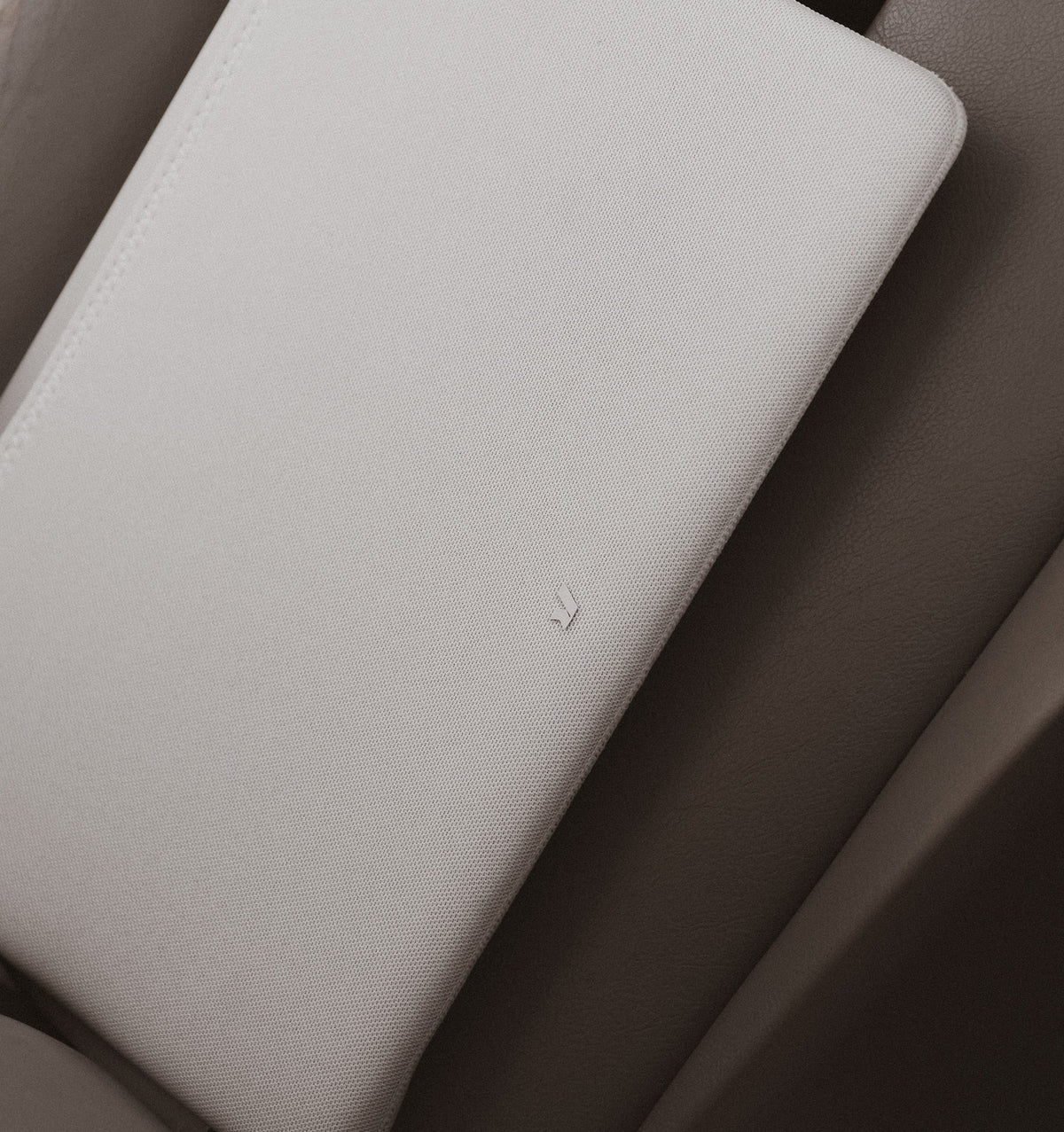 Rushfaster Laptop Sleeve (Pre-Order) - Lake Gairdner White